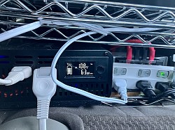 輸送時に必要であれば、AC100v電源は無料でご利用が可能です。